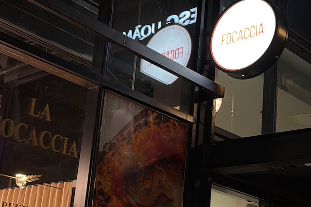 Pizzeria La Focaccia (UQAM), Montréal